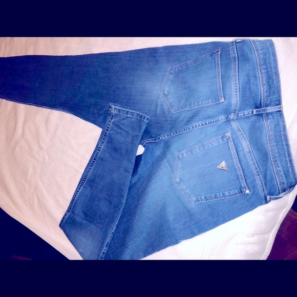 Guess Jeans - Picture 3 of 7